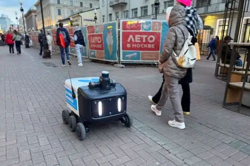 De la mano de la tecnología: los robots cambian la forma de entregar pedidos en Rusia