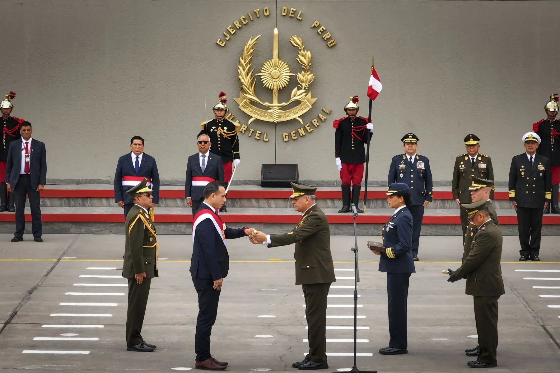 Reconocimiento al presidente José Jerí Oré, como Jefe Supremo de las Fuerzas Armadas y Policía Nacional del Perú. Foto: ANDINA/Prensa Presidencia