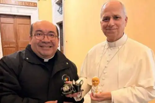 Pope Leo XIV receives Chulucanas ceramics