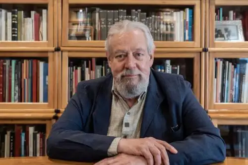 Escritor mexicano Gonzalo Celorio gana el premio Cervantes 2025. Foto: Internet/X.