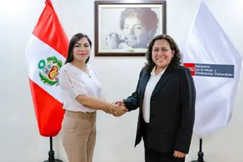 La ministra de la Mujer y Poblaciones Vulnerables, Sandra Gutiérrez Cuba, también se reunió con el alcalde provincial de Caravelí, (Arequipa), Roberto Soto Riveros.