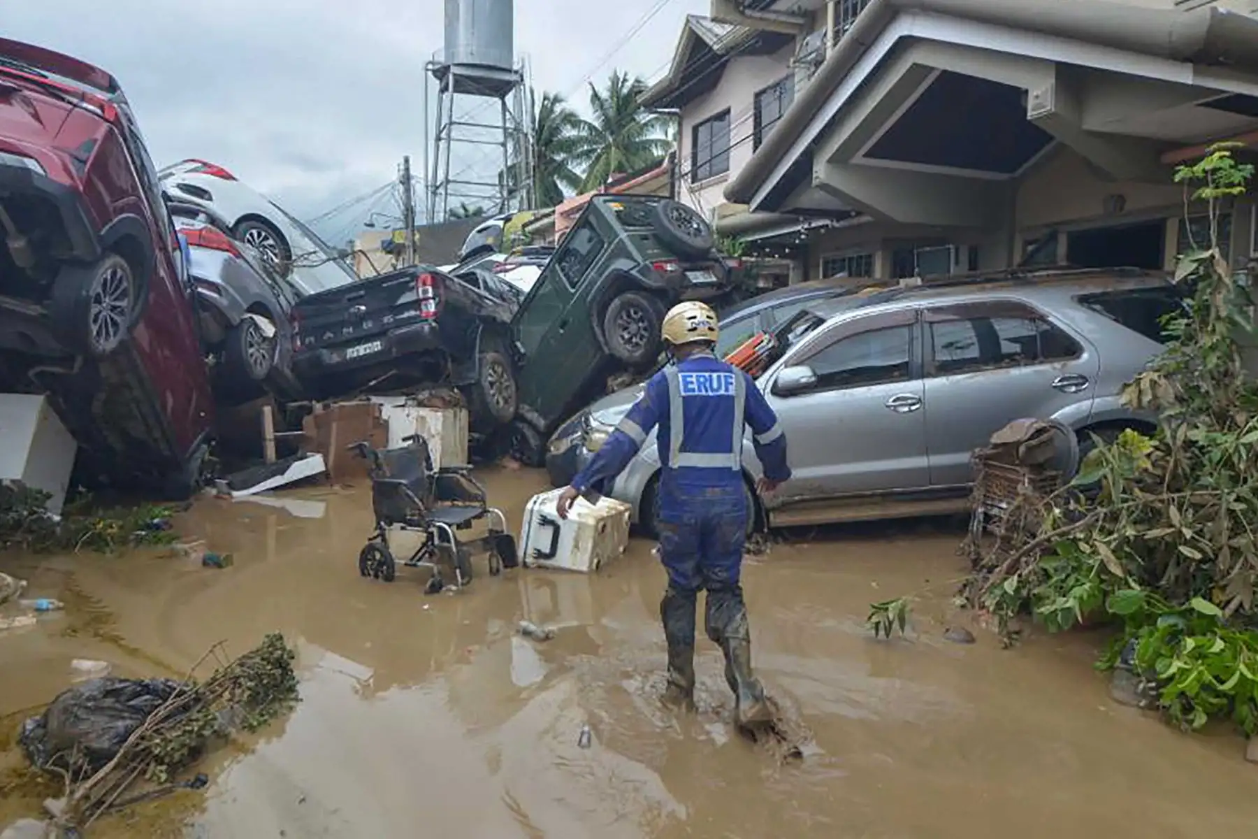 Filipinas enfrenta un promedio de 20 tormentas y tifones cada año, especialmente en zonas propensas a los desastres donde viven millones de personas en condición de pobreza. Foto: AFP