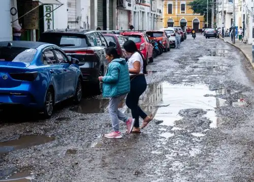 La ciudad de Piura soportó una lluvia intensa de más de ocho horas que inundó varias calles y dificultó el tránsito peatonal y vehicular. ANDINA/Difusión