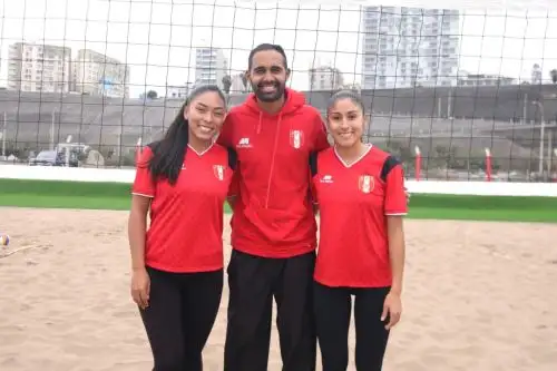 Claudia Gaona y Lisbeth Alcca representarán a Perú en el Campeonato Mundial de Vóley Playa 2025