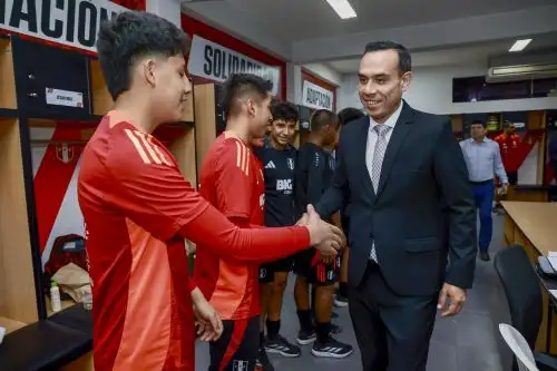 Presidente José Jerí visitó las instalaciones de la Videna FPF