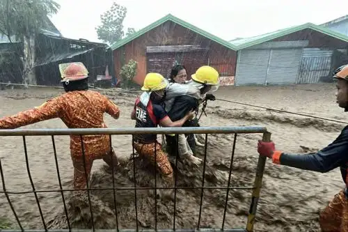 Tifón Kalmaegi arrasa Filipinas y deja más de 100 muertos, inundaciones sin precedentes y decenas de desaparecidos
