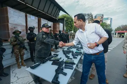 Presidente de la República, José Jerí, participa en la entrega de equipamiento logístico para la Policía Nacional del Perú