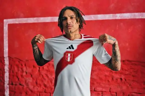 Conoce la nueva camiseta de la selección peruana de fútbol: moderna, ligera y con la franja inclinada