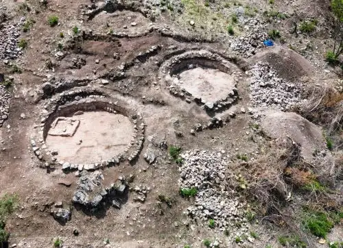 Arqueólogos de la Universidad Nacional San Cristóbal de Huamanga descubrieron un asentamiento de origen Wari en el sitio arqueológico Muyu Urqu, ubicado en la provincia de Chincheros, región Apurímac. Foto: Edison Mendoza