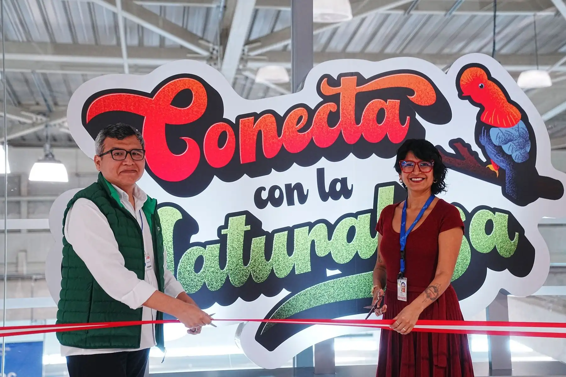 La muestra “Conecta con la Naturaleza” puede visitarse en la zona internacional del aeropuerto Jorge Chávez durante los próximos meses y contará con recursos interactivos, como códigos QR. Foto: Sernanp