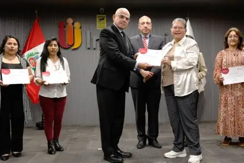 Indecopi capacita a maestros en derechos del consumidor y propiedad intelectual para replicar los conocimientos en sus alumnos. Cortesía