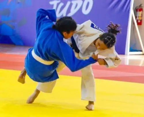 Jóvenes judocas dieron mucha batalla