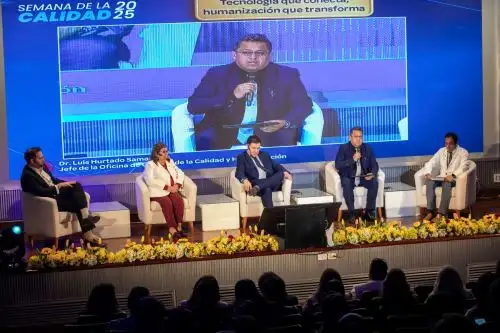 En el marco de la Semana de la Calidad 2025, el Seguro Social de Salud reúne a expositores extranjeros en evento que impulsa la innovación tecnológica y la atención humanizada y empática. Foto: Difusión