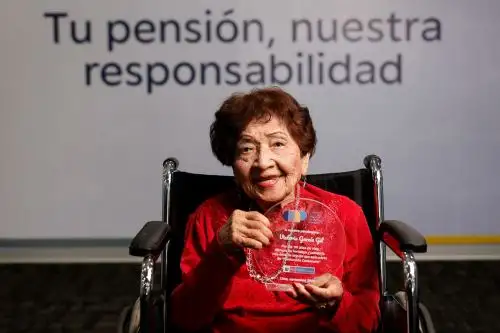 Con 110 años, Victoria García Gil encabeza homenaje a pensionistas que superan el siglo de vida
