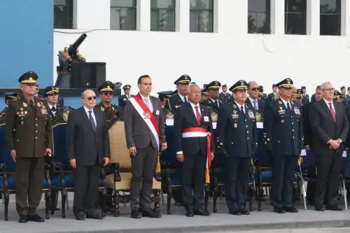El presidente José Jerí  lidera ceremonia de reconocimiento del Comandante General de la Fuerza Aérea del Perú