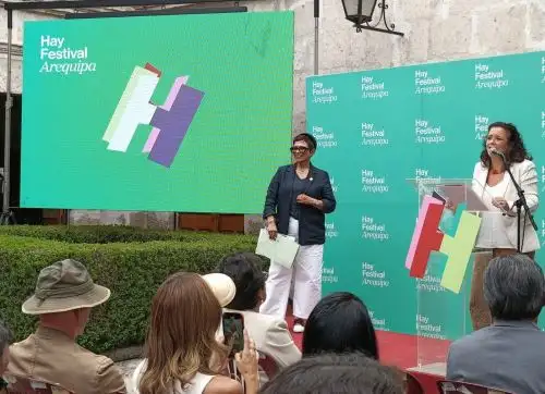 Este mediodía se inauguró el Hay Festival Arequipa 2025 en una ceremonia realizada en la Biblioteca Regional Mario Vargas Llosa de Arequipa. ANDINA/Difusión