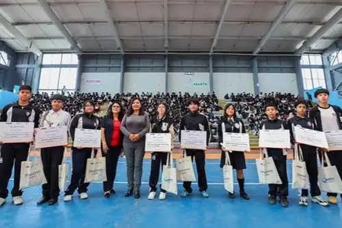 Campaña de Sanipes se desarrolló en los colegios Carlos Wiesse y José Granda. Foto: SANIPES/Difusión.