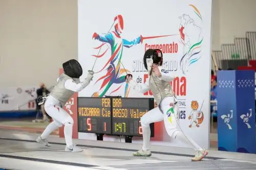 Cielo Vizcarra logra la primera medalla de oro para el Perú en el Sudamericano de esgrima
