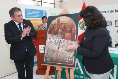 Presentación de los sellos postales sobre el patrimonio documental de la nación: Protocolo Ambulante de Los Conquistadores y los Manuscritos sobre el origen del pisco peruano