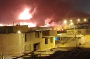 El incendio industrial, de código 3, se registró en una planta de producción de la Av. La Florida de Cajamarquilla, distrito de Lurigancho. Foto: COEN
