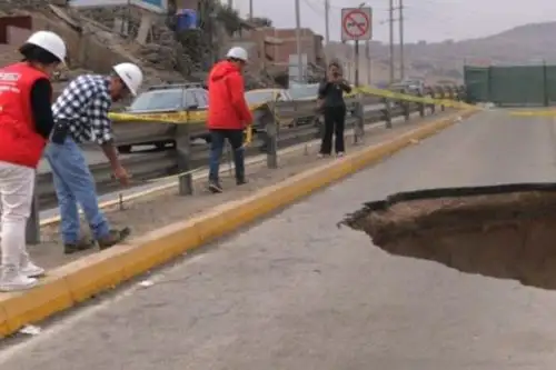 El MTC, a través de Provías Nacional, reafirma su compromiso de restablecer la transitabilidad y la seguridad vial en la avenida Gambetta. Foto: ANDINA/Difusión