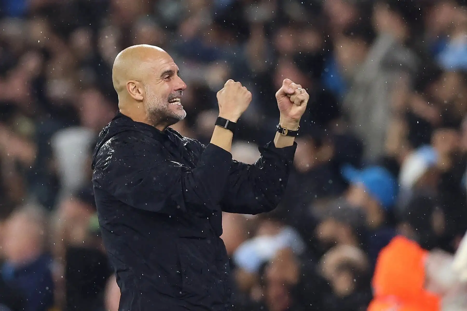El entrenador del Manchester City, Pep Guardiola, celebra el gol del 1-0 durante el partido de la Premier League inglesa entre el Manchester City y el Liverpool FC, en Manchester, Gran Bretaña, el 9 de noviembre de 2025. Foto: AFP