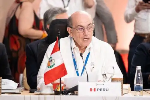 Canciller, Hugo de Zela.