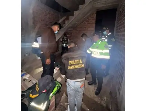 La Policía Nacional halló los restos de una madre y sus dos pequeños hijos enterrados en una vivienda ubicada en Huaral. ANDINA/Difusión