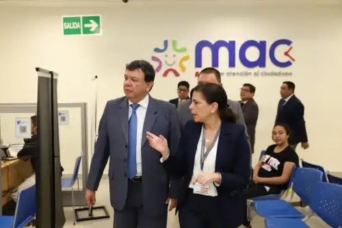 Dicho lanzamiento estuvo a cargo del Superintendente Nacional de Salud, Dr. Juan Carlos Velasco Guerrero, acompañado de la Subsecretaria de Calidad de Servicios de la Presidencia del Consejo de ministros, Mariana Llona Rosa.