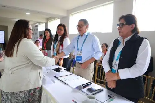 El ministro Jorge Figueroa se reunió con autoridades y delegaciones de Tumbes, Amazonas, Ucayali, San Martín y Loreto.