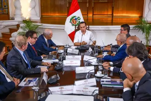 Presidente José Jerí sostiene reunión con el Director de la Sociedad Nacional de Construcción e Infraestructura