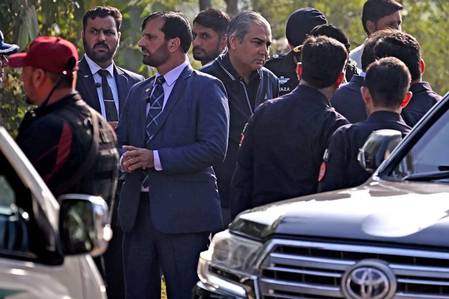 "Se trató de un atentado suicida", declaró el ministro del Interior, Mohsin Naqvi, a la prensa. "Hasta el momento, se han contabilizado 12 muertos y alrededor de 27 heridos". Foto:AFP