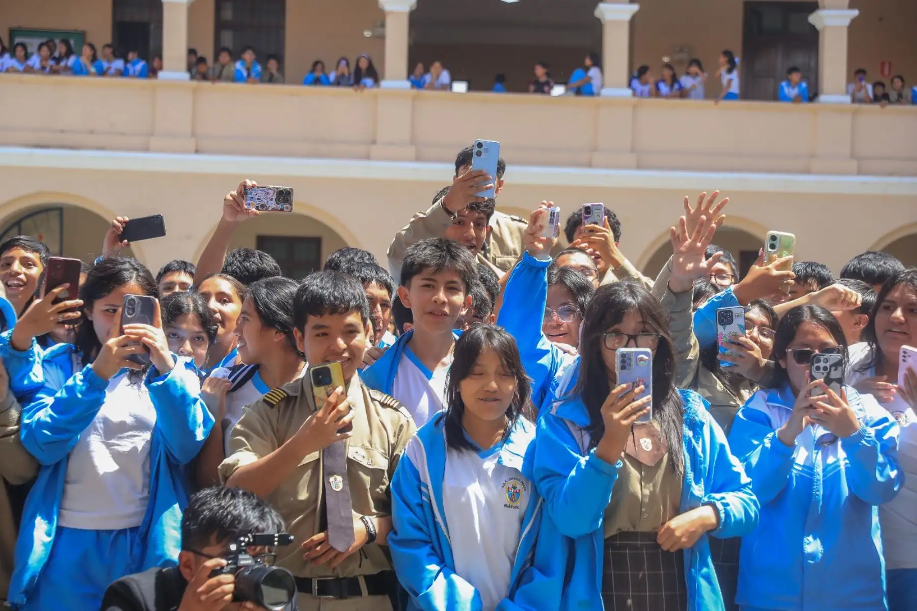 Presidente de la república, José Jerí Oré, participó en el izamiento de bandera y entonación del himno nacional en la Gran Unidad Leoncio Prado. Foto: ANDINA/ Prensa Presidencia