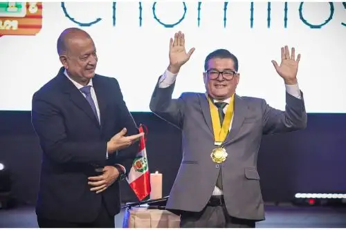 Nuevo alcalde de Chorrillos da juramentación y promete reordenar el distrito