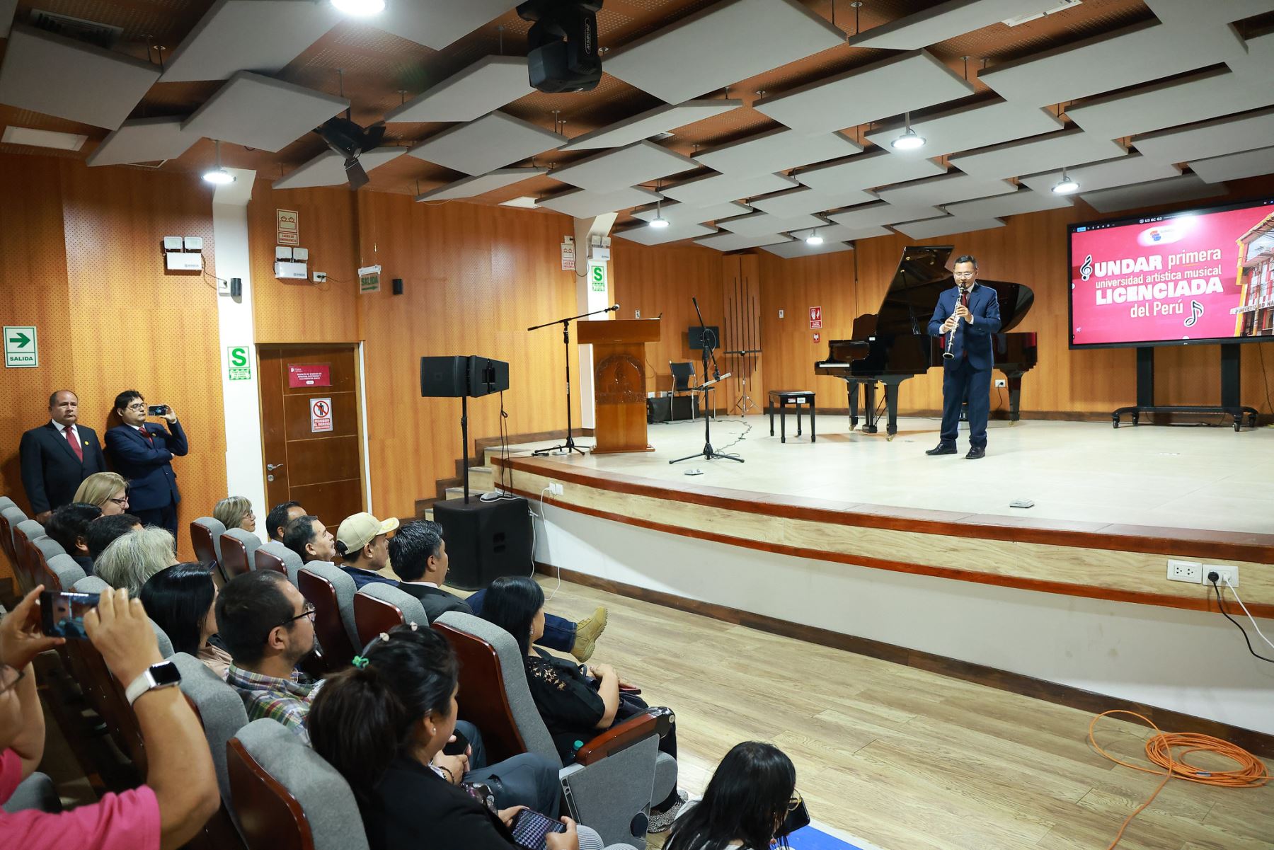 Presidente José Jerí recorre  nuevas instalaciones de la Universidad Nacional Daniel Alomía Robles (UNDAR). Foto: ANDINA/Prensa Presidencia