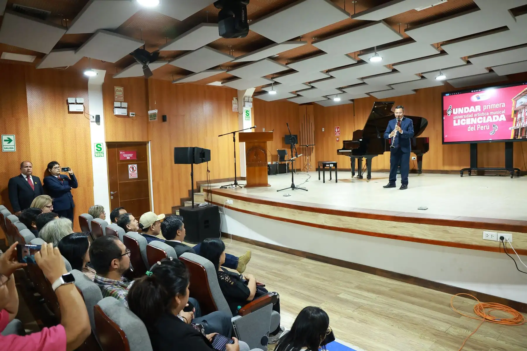 Presidente José Jerí recorre  nuevas instalaciones de la Universidad Nacional Daniel Alomía Robles (UNDAR). Foto: ANDINA/Prensa Presidencia