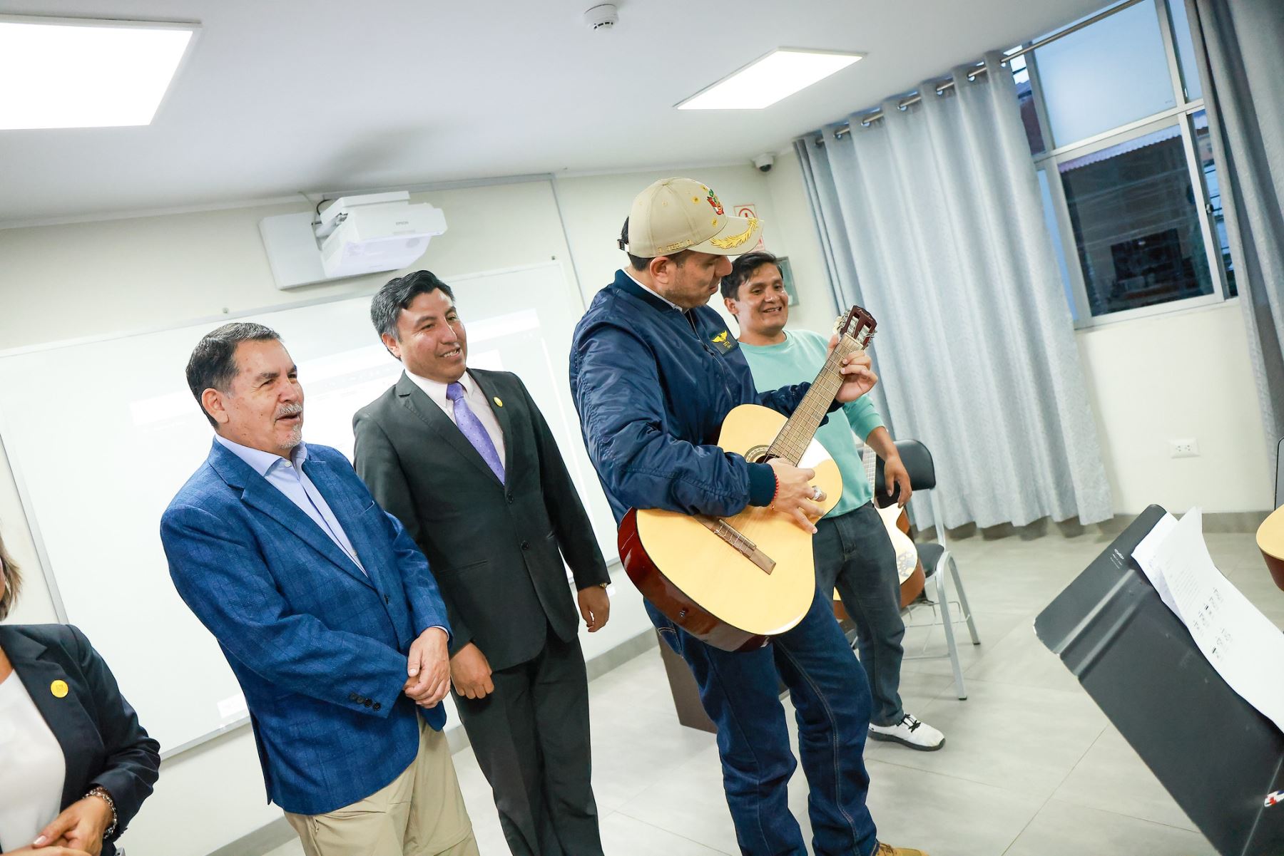 Presidente José Jerí recorre  nuevas instalaciones de la Universidad Nacional Daniel Alomía Robles (UNDAR). Foto: ANDINA/Prensa Presidencia