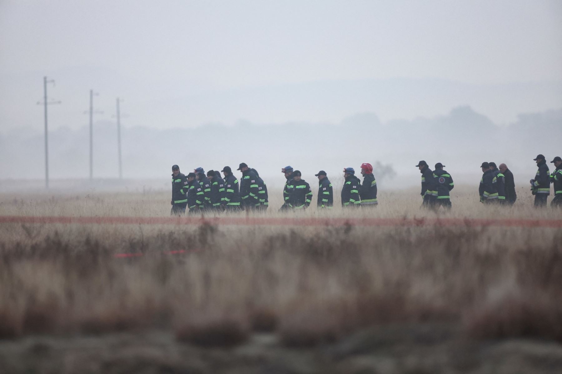 Los investigadores encontraron la caja negra del avión militar turco que se estrelló en Georgia, en un accidente que dejó 20 militares muertos, pero aún no la analizaron, informaron este miércoles las autoridades. Foto: AFP
