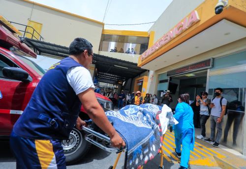 El Hospital Honorio Delgado de Arequipa identificó a seis heridos graves del grave accidente, ocurrido en el km 780 de la Panamericana Sur, en el distrito de Ocoña, trasladados a este nosocomio. ANDINA/Difusión