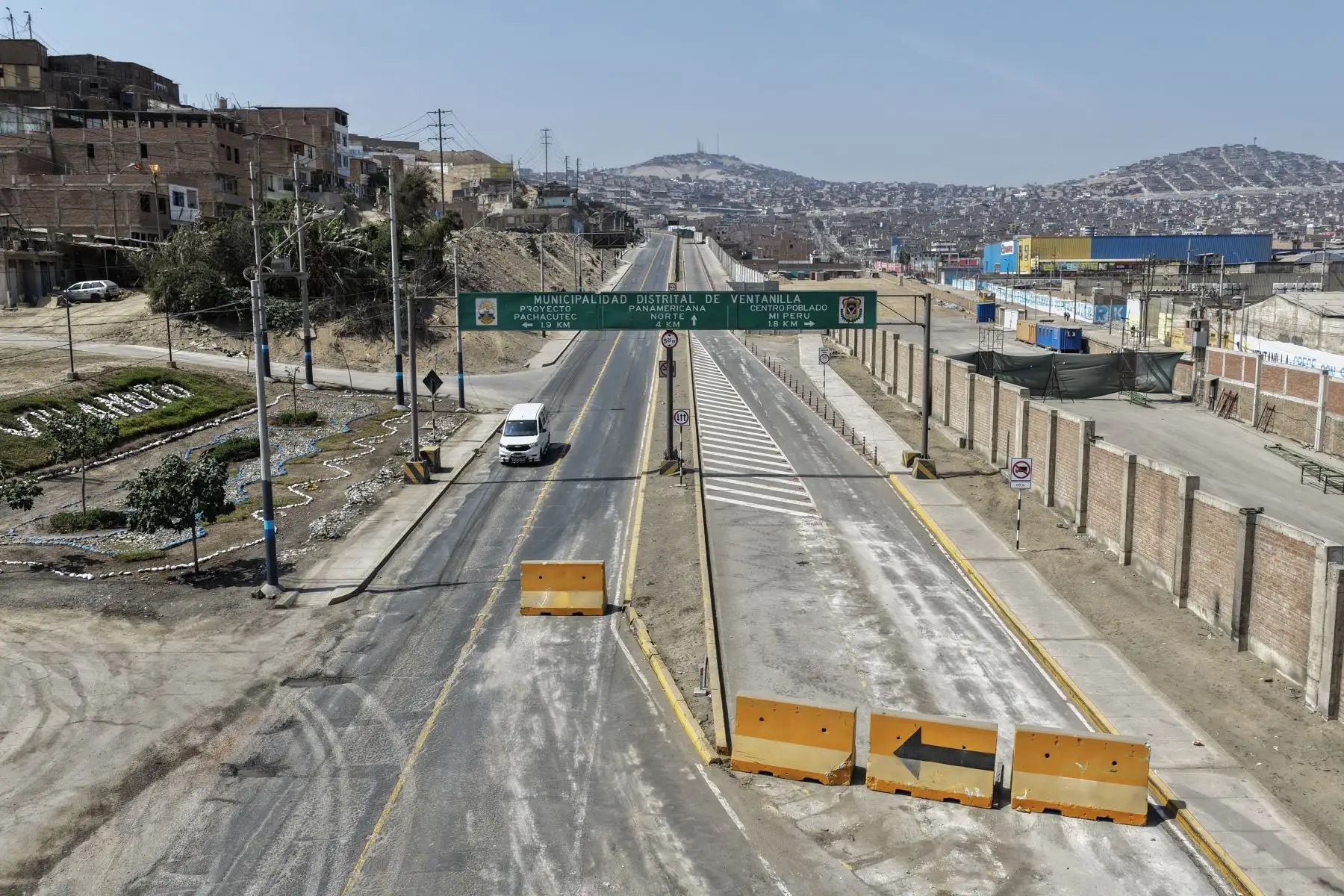 Los vehículos livianos y transporte público urbano que se dirijan al norte continuarán transitando por la Av. Víctor Raúl Haya de La Torre hasta el empalme con la Av. Gambetta.
 Foto: ANDINA/Jhonel Rodríguez Robles