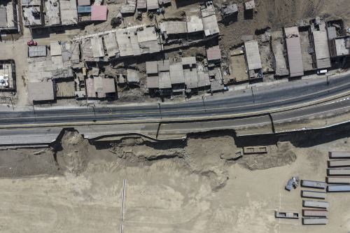 Ante el colapso de la pista en la av. Néstor Gambetta el MTC inicia plan de desvío