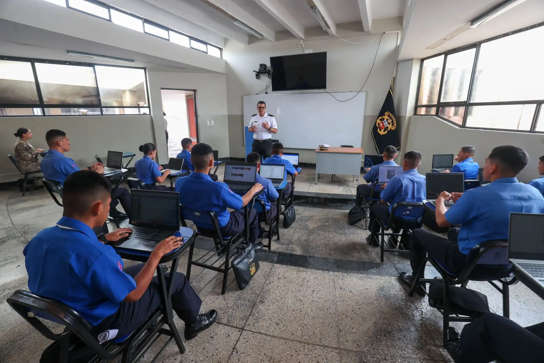 Instalaciones y alumnos del Instituto de Educación Superior Tecnológico Público Naval – CITEN.

Foto: ANDINA / Juan Carlos Guzmán Negrini