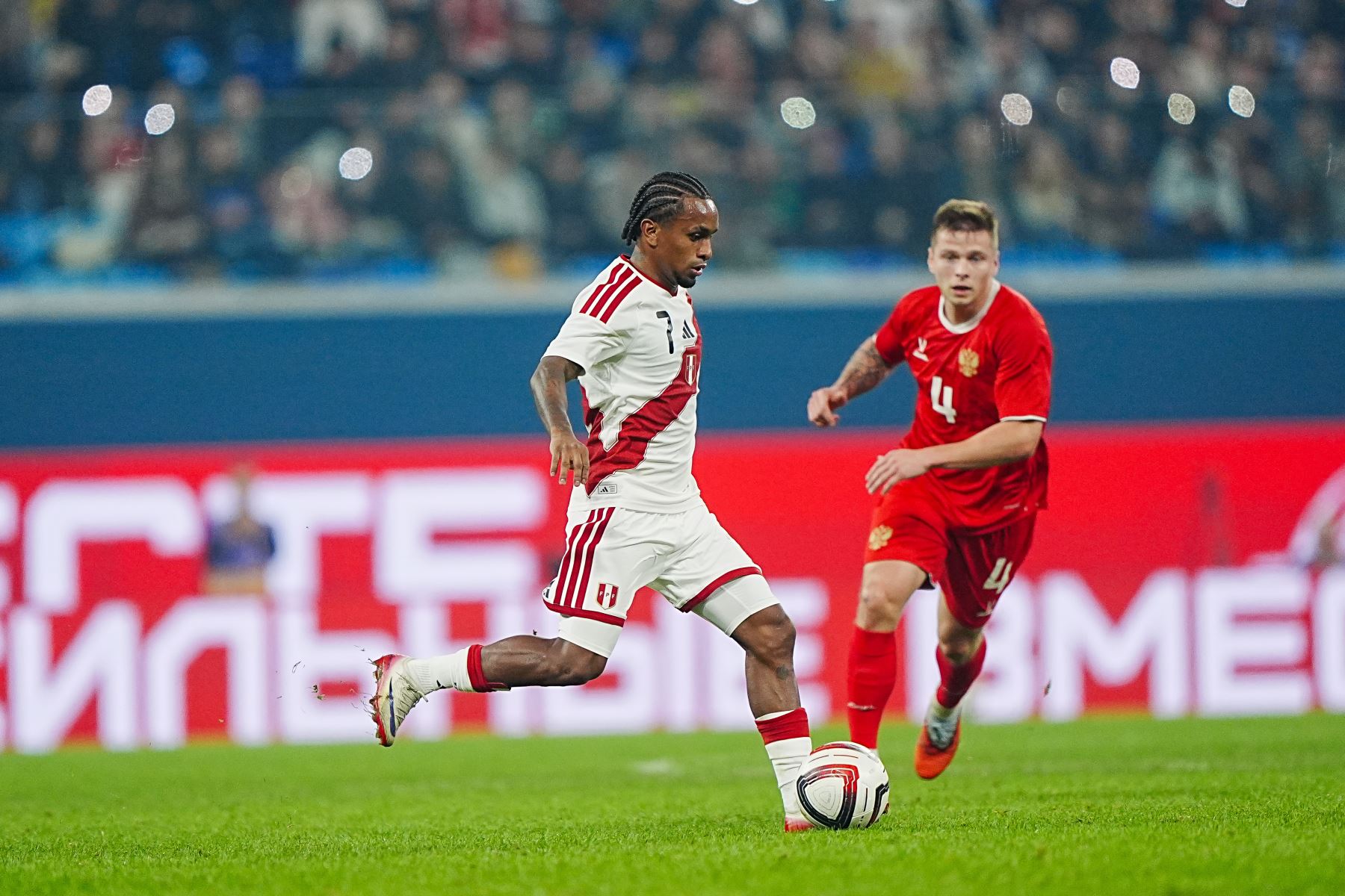 La selección peruana igualó 1-1 ante Rusia en el imponente Gazprom Arena de San Petersburgo.  Foto: ANDINA/Difusión FPF