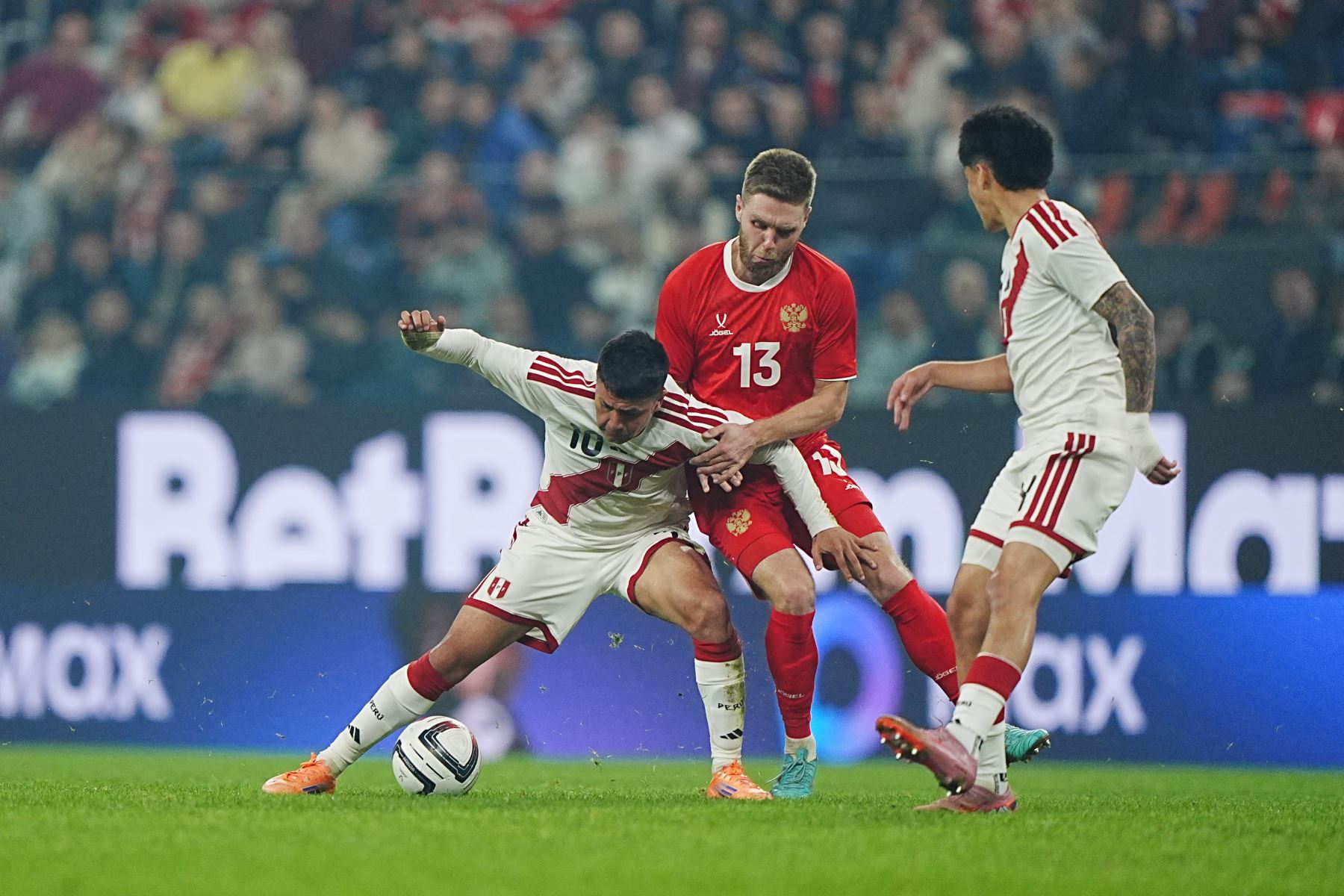 La selección peruana igualó 1-1 ante Rusia en el imponente Gazprom Arena de San Petersburgo.  Foto: ANDINA/Difusión FPF