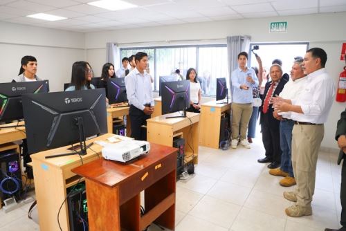 Ministro Jorge Figueroa recordó que en el Consejo de Estado Regional, que se desarrolló en Huánuco, su sector suscribió 45 compromisos con las regiones para fortalecer la educación en general y la educación superior tecnológica y pedagógica en particular.