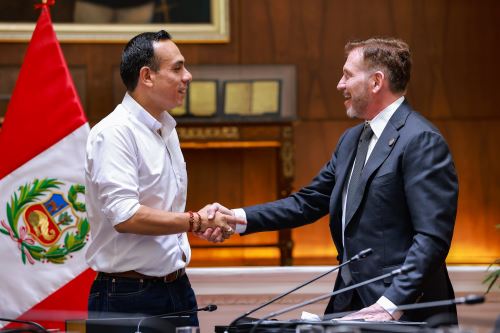 Presidente José Jerí se reúne con el titular de la Conmebol