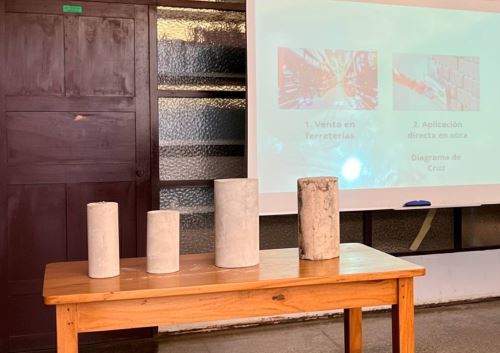 Un grupo de estudiantes de la Universidad Nacional del Santa (UNS), en Nuevo Chimbote, en la región Áncash, desarrolló un innovador aditivo para concreto elaborado a partir de cáscaras de arroz, capaz de incrementar la resistencia de las estructuras. ANDINA/Difusión