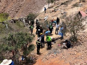 La Fiscalía de Arequipa informó que culminó con la identificación de las 37 víctimas mortales del trágico accidente ocurrido en el distrito de Ocoña donde un bus cayó a un abismo de 200 metros tras chocar contra una camioneta a la altura del km 780 de la Panamericana Sur.