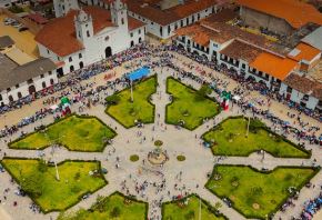 Plaza de Armas de la ciudad de Chachapoyas, capital del departamento de Amazonas.
