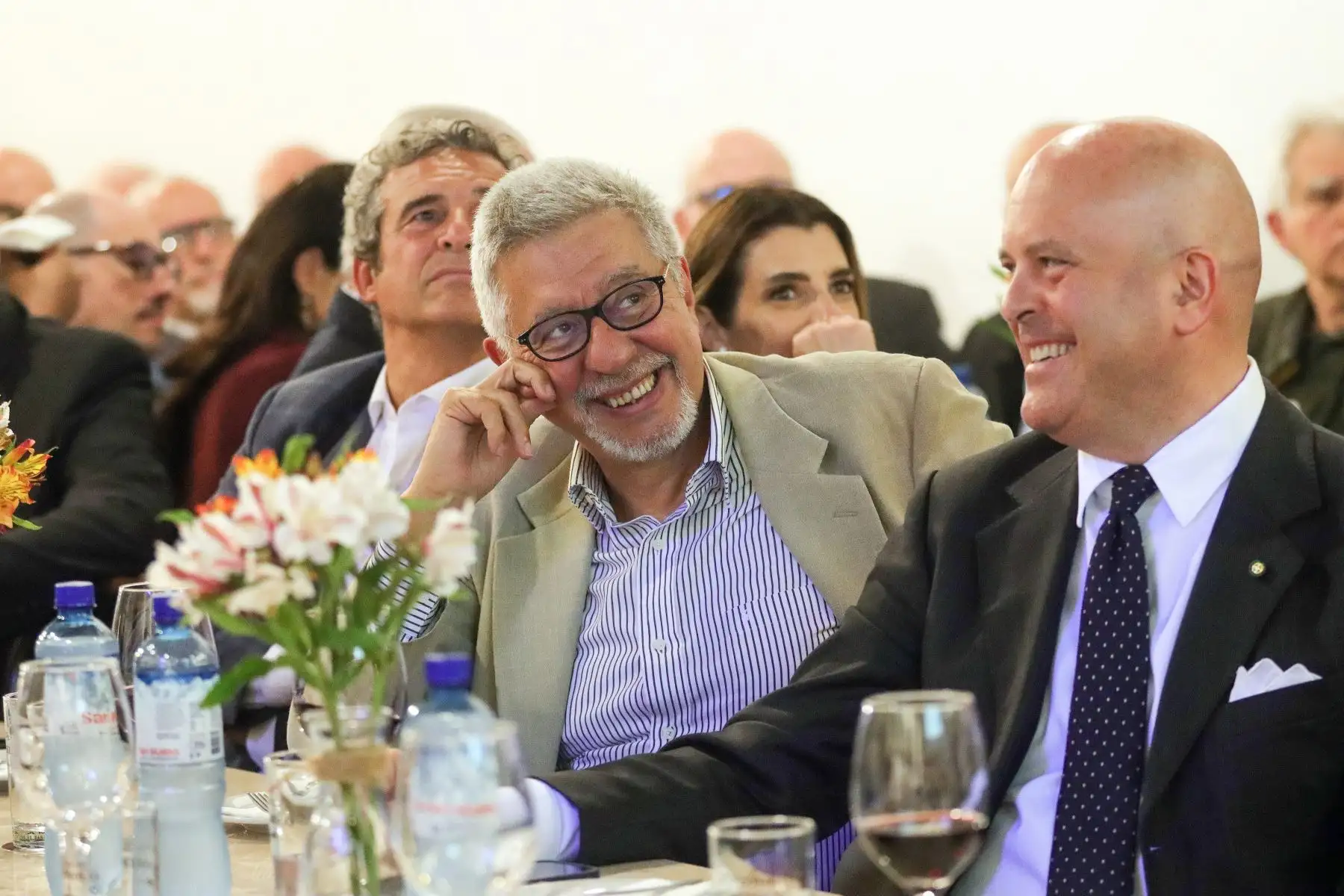 El embajador de Italia en el Perú, Massimiliano Mazzanti, y la rectora de la Universidad de Lima, Patricia Stuart, asistieron a  “Tertulias ítalo-peruanas”, un espacio de diálogo dedicado a explorar el aporte histórico, social y cultural de la comunidad italiana en la construcción del Perú moderno. Fue en el marco de la publicación de los libros Los italianos en la sociedad peruana y el Diccionario Histórico Biográfico de Italianos en Perú, publicados por el Fondo Editorial ULima. Foto:ANDINA/Lino Chipana